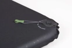 Exped SIM 3.8 LW Zelfopblazende Slaapmat -Buiten kamperen 1267 1900 sim black close 1