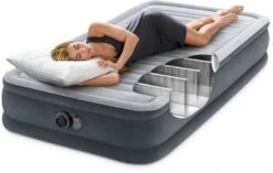 Intex Comfort Plush Luchtbed - Eenpersoons - Ingebouwde Elektrische Pomp 16 Intex Comfort Plush Luchtbed - Eenpersoons - Ingebouwde Elektrische Pomp -Buiten kamperen 1320 1900 67766 inuse 2023 300