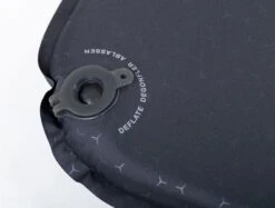 Exped SIM 3.8 M Zelfopblazende Slaapmat -Buiten kamperen 1441 1900 sim black valve close