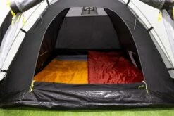 Kampa Brighton Grey 3 Tunneltent - 3 Persoons 11 Kampa Brighton Grey 3 Tunneltent - 3 Persoons -Buiten kamperen brightongrey3 4